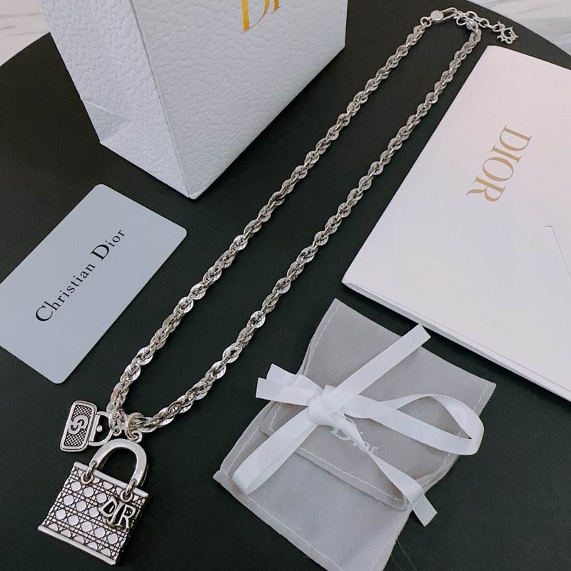 Dior Necklace 06lyr635